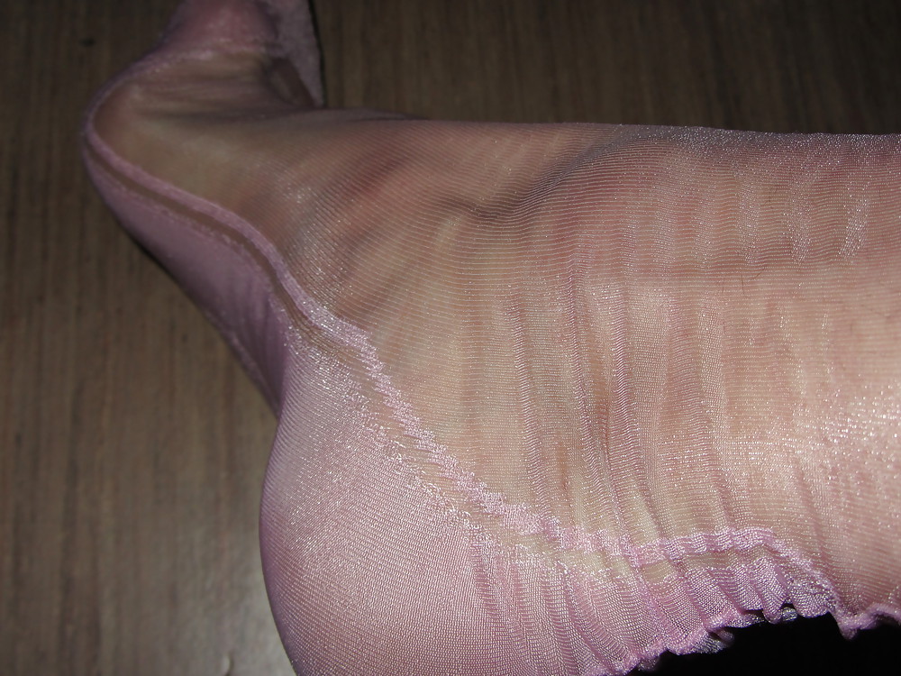 Nuove calze di nylon ff rosa baby con mutandine trasparenti
 #22915821