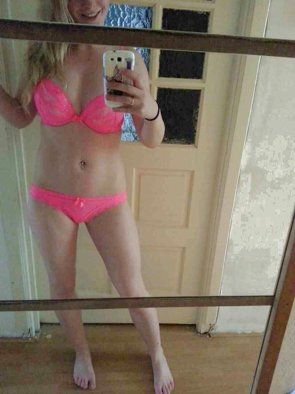 Sexy mujer holandesa 
 #32769176