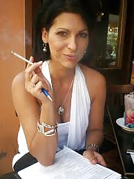 喫煙者の女性
 #40697675