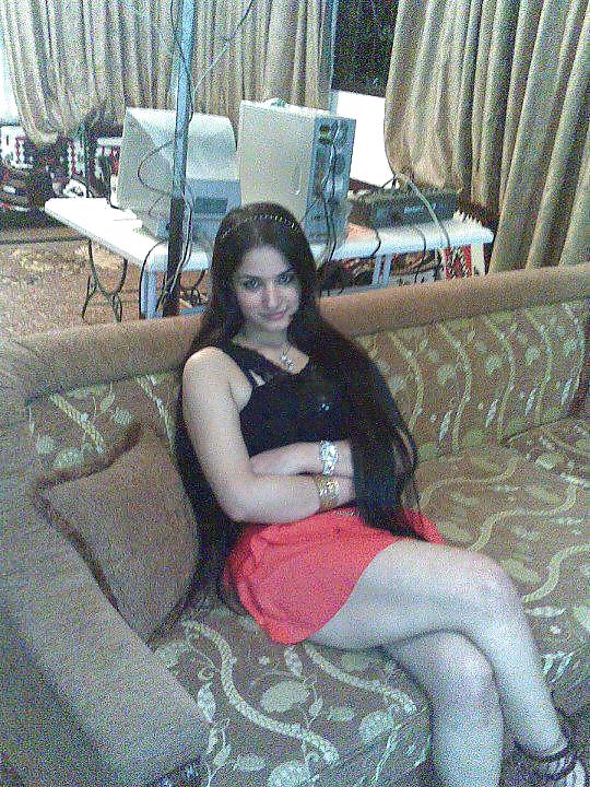 Chica árabe
 #37906691