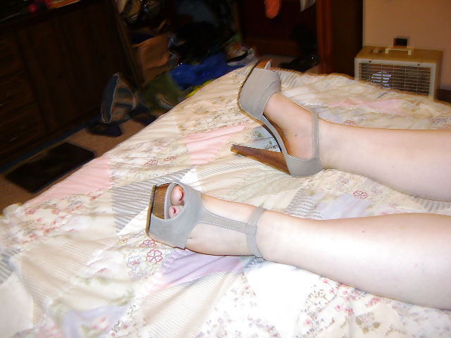 Pies bonitos
 #34698806