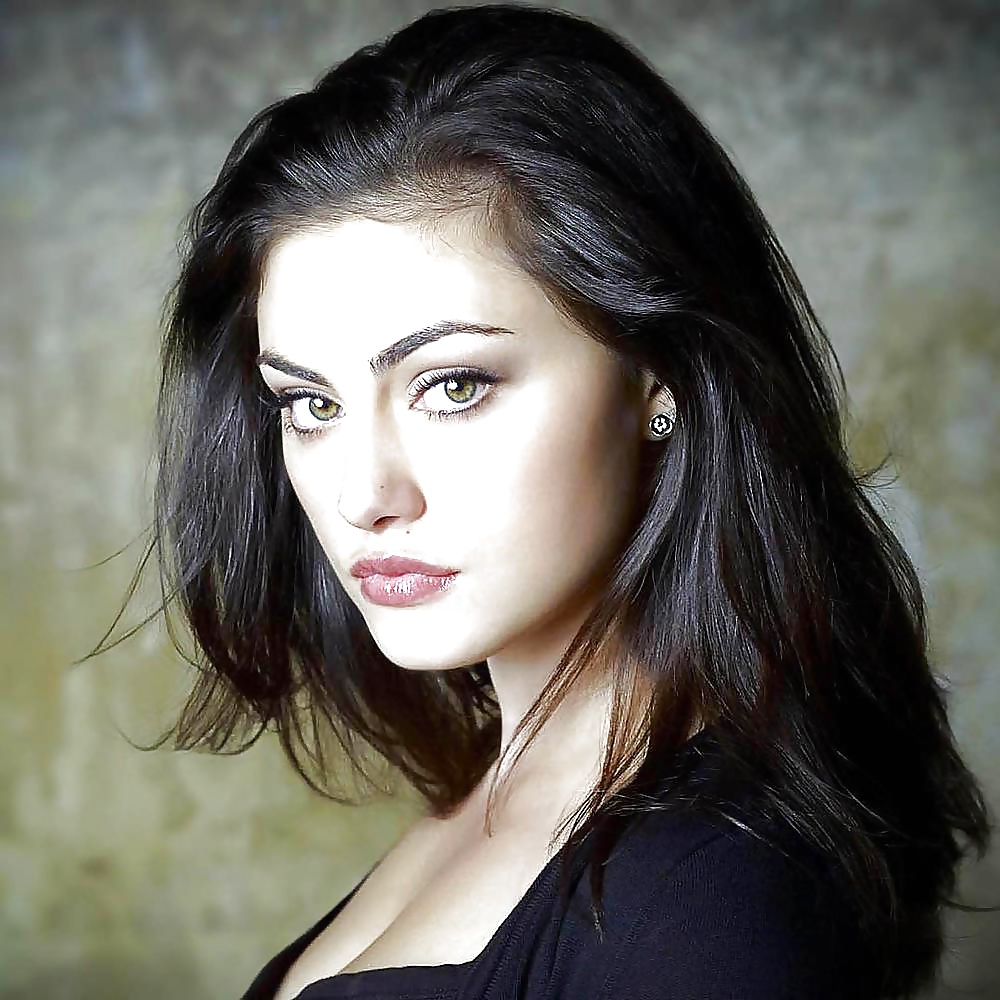 Phoebe Tonkin #34447922