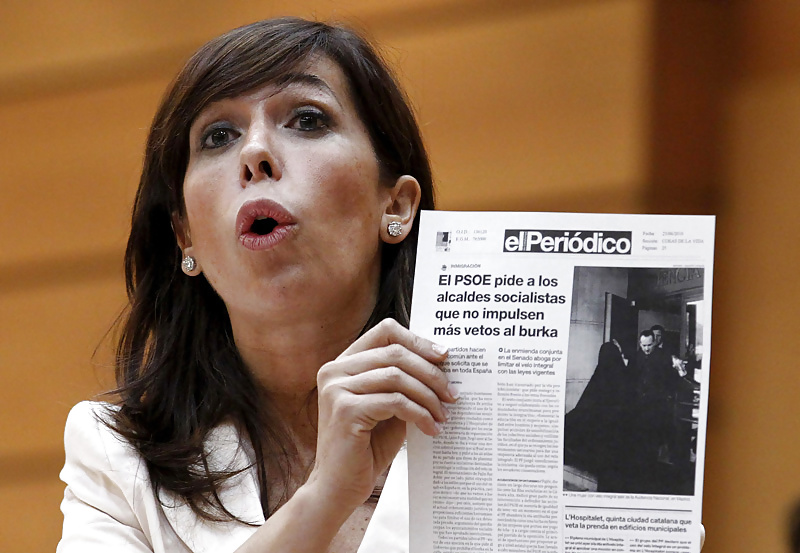 アリシア・サンチェス・カマーチョ スペインの政治家の女 VOL.2
 #39939411