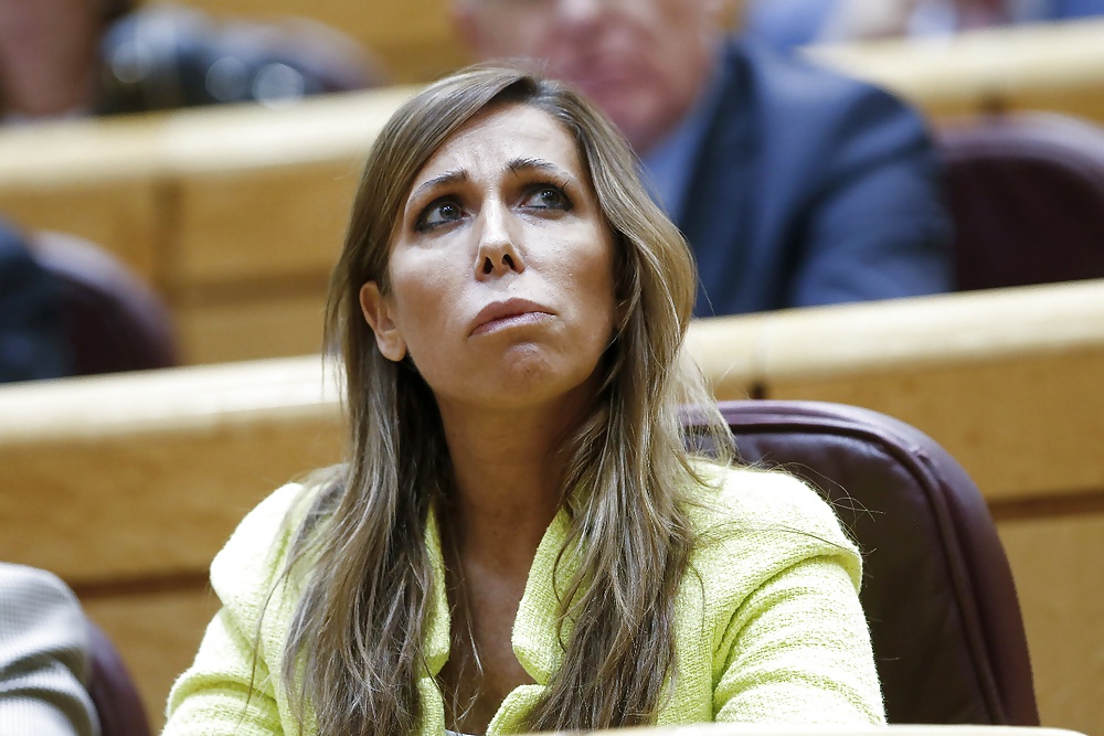 アリシア・サンチェス・カマーチョ スペインの政治家の女 VOL.2
 #39939482