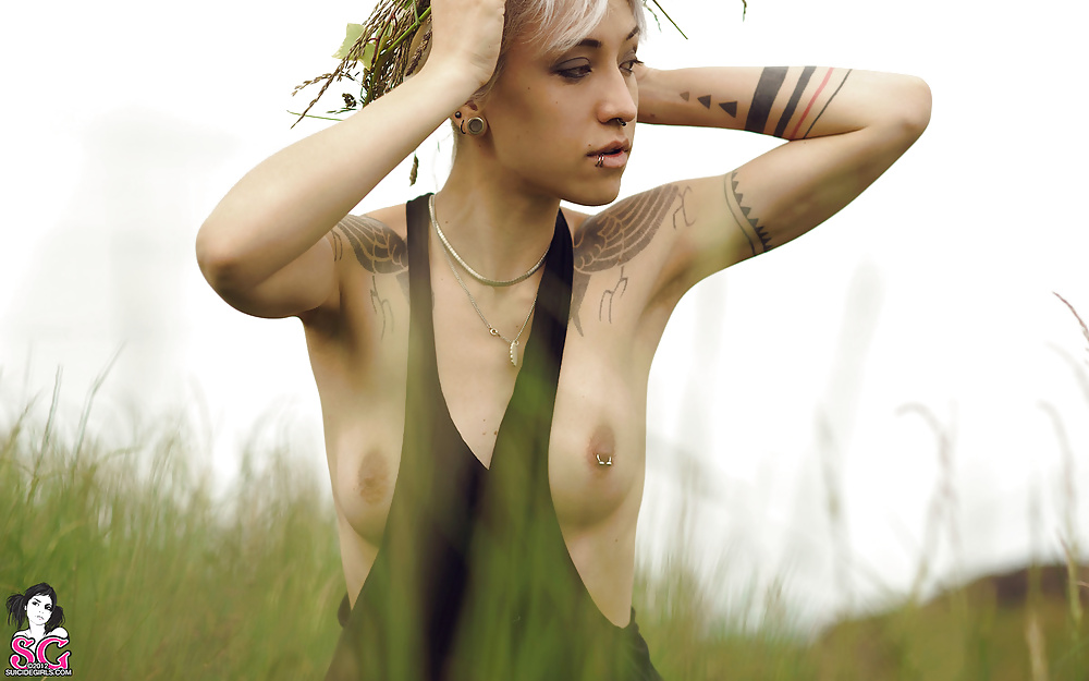 Suicidio chica-dwam
 #24505600