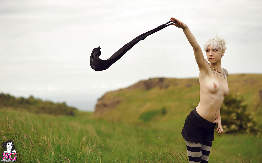 Suicidio chica-dwam
 #24505629