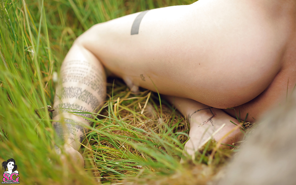 Suicide girl-dwam
 #24505827