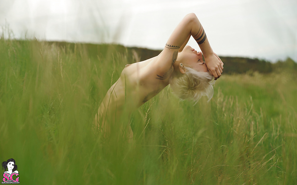 Suicidio chica-dwam
 #24505895