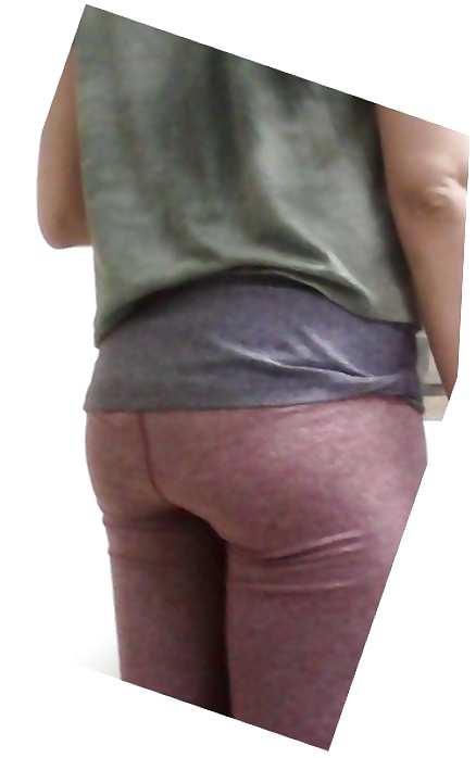 Tight latina booty in yoga pants #33290999