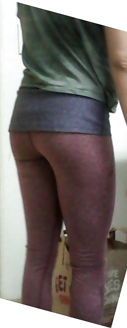 Tight latina booty in yoga pants #33291008