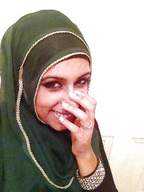 Turbanli hijab arabo, turco, asiatico nudo - non nudo 16
 #37455981