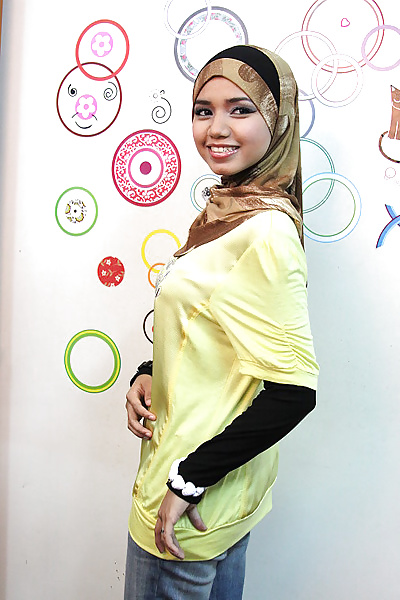 Awek Melayu Comel Tudung Seksi #40898631