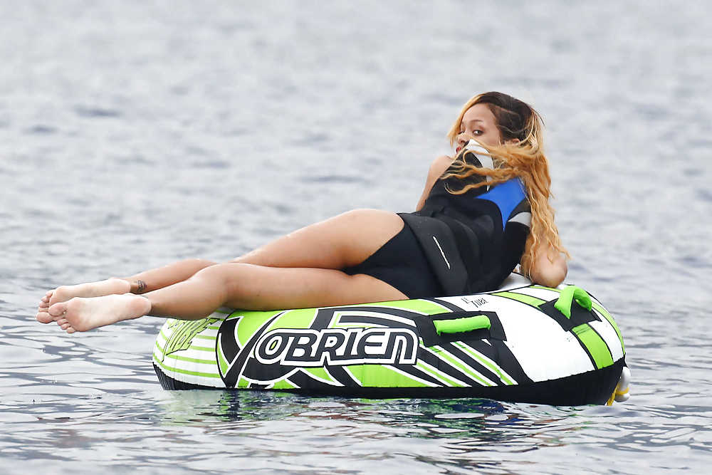 Rihanna Füße #36819435