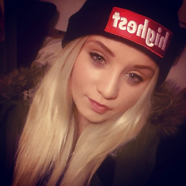 淫らな女たち #3
 #40827235