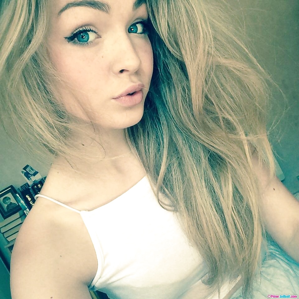 淫らな女たち #3
 #40827267