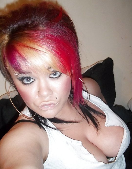 Chavs británicos skets sluts y slags
 #23310710