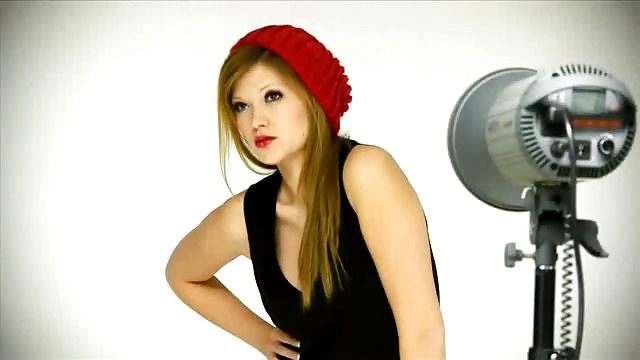 Bettina banski
 #23040038