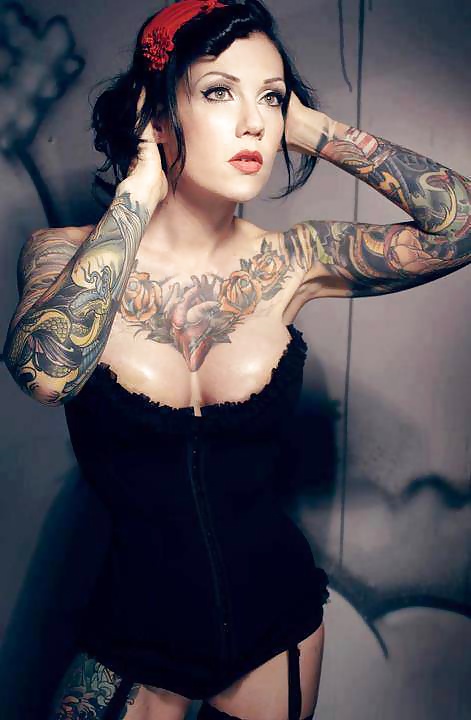 Belle donne tatuate. parte2
 #25434781