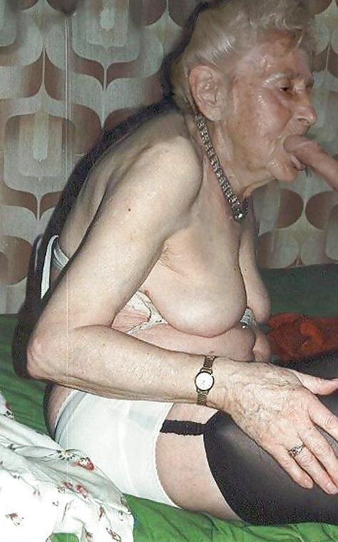 Grannies mature milf blowjob handjob sucking 5 #30167030