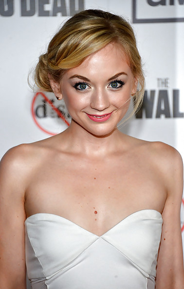 Emily Kinney #37622156