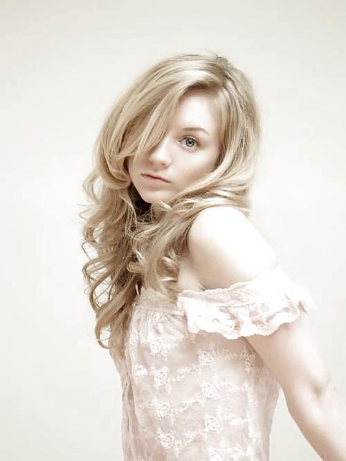 Emily Kinney #37622163