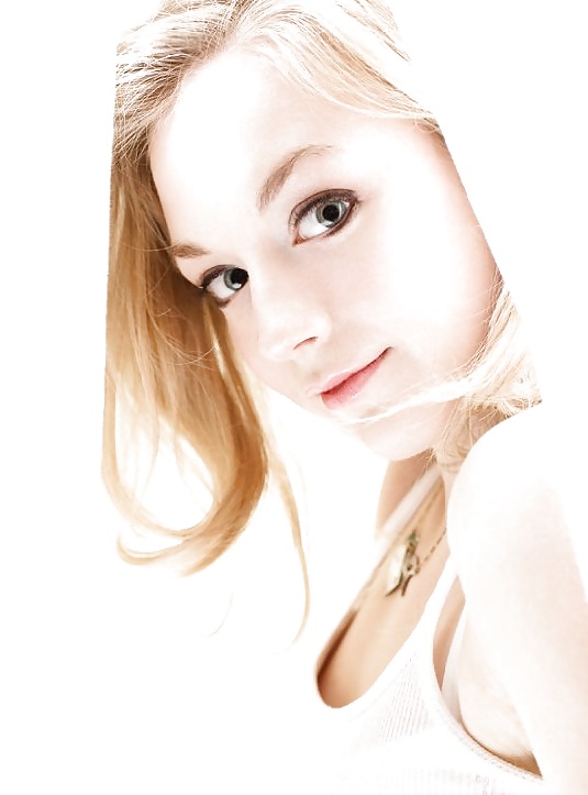 Emily Kinney #37622188