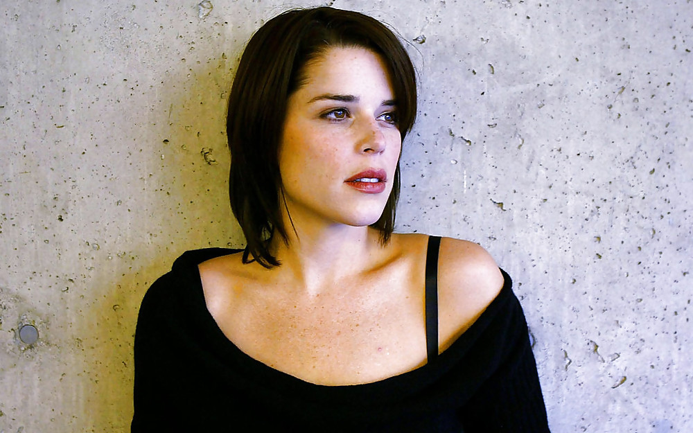 Neve Campbell #35961025