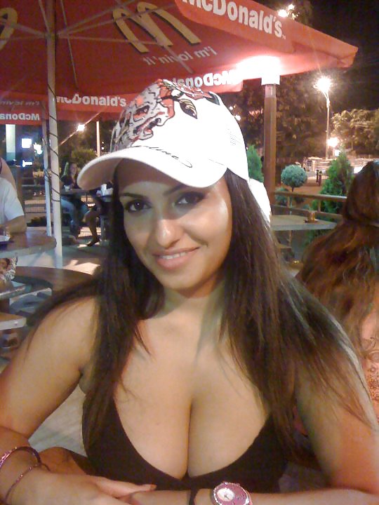 Ragazza rumena: daniela
 #36099006