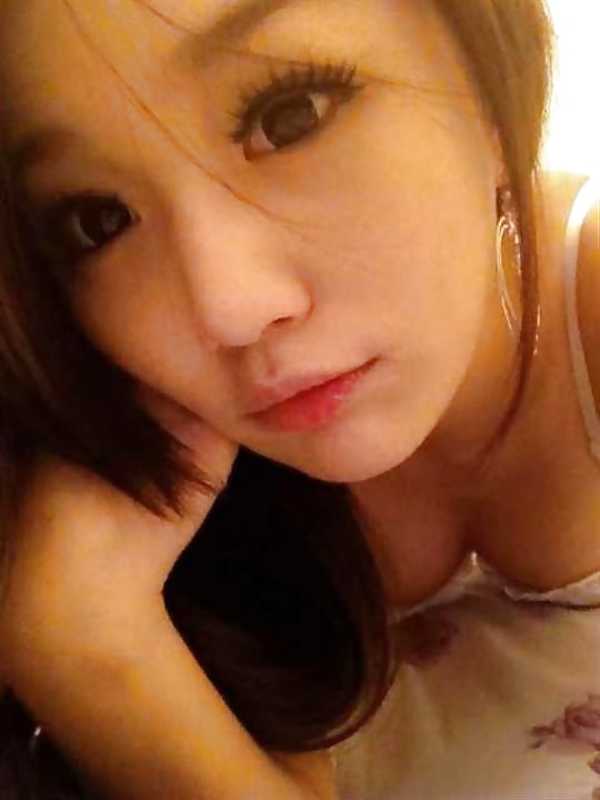 Cute Taiwan Girl #28080927