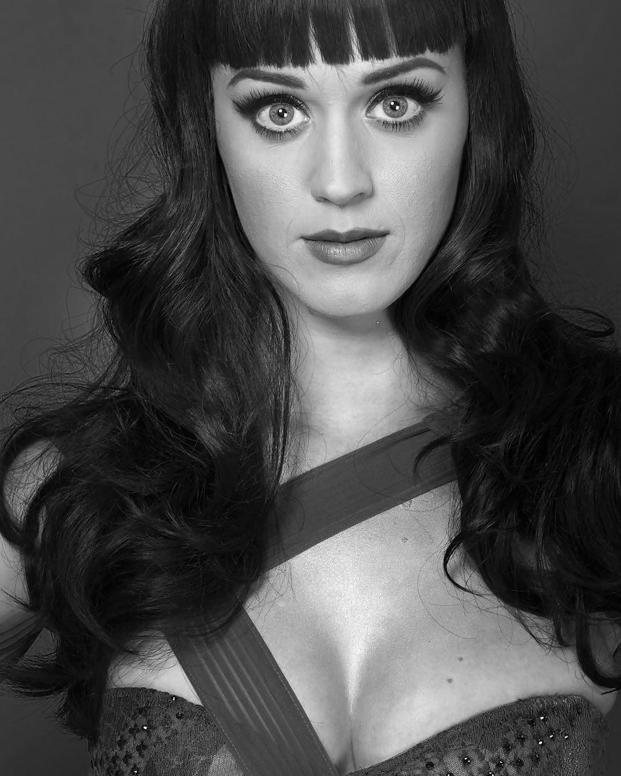 Katy perry's boobs
 #30003876