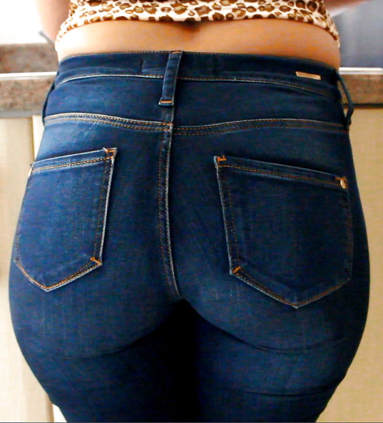 Candid ass denim jeans booty cooking in kitchen #28276360