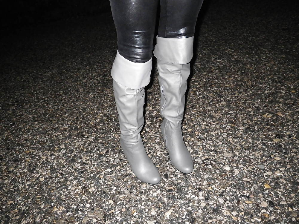 Leggings-Girl - My new grey Overknee-Boots #23804017