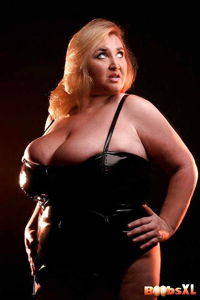 Bbw in latex, pvc, lucido .... 5
 #35389745