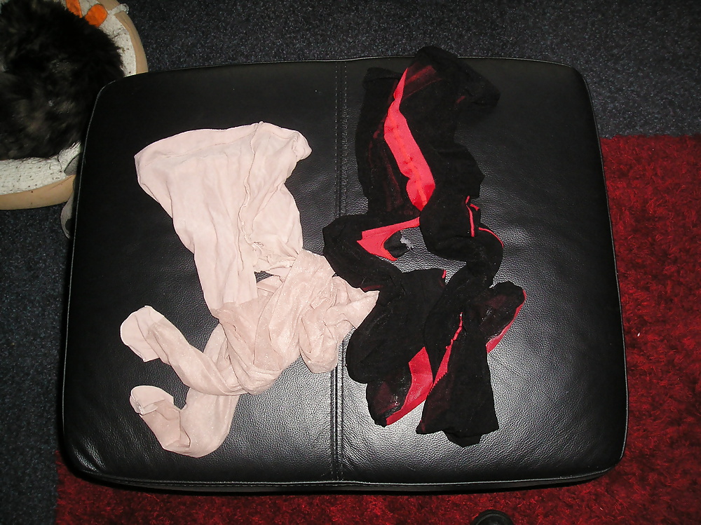 私のガールフレンドは、洗いざらしのタイツやパンストを着用しています。
 #29555217