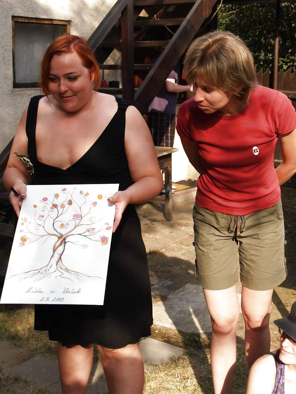 Todo en braless 98.
 #23774027