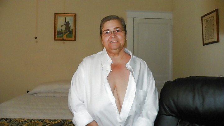 Todo en braless 98.
 #23774031