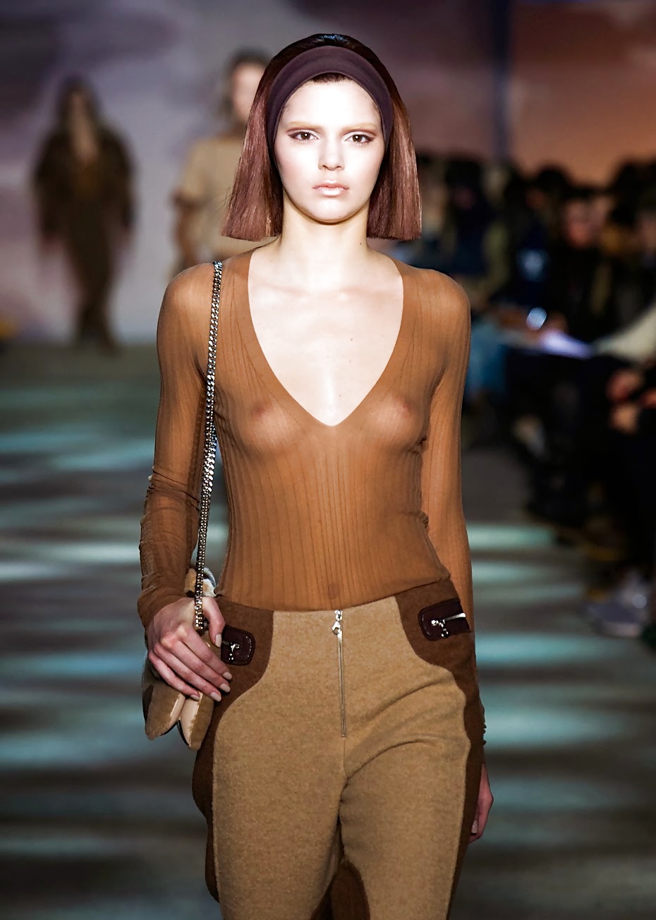 Kendall Jenner showing off her boobs at Fashion Show In NY  #25306280