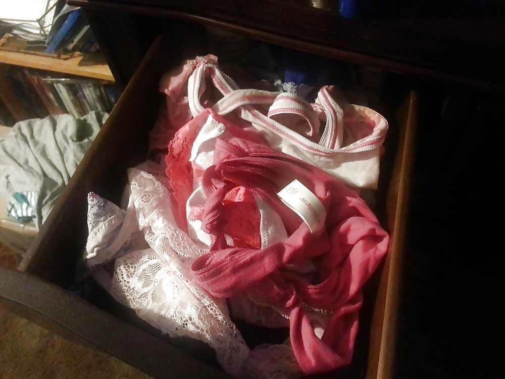 Ex novia cajón de bragas 
 #40889265