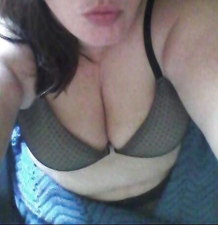 Mi esposa se ve aún más sexy...
 #40644772