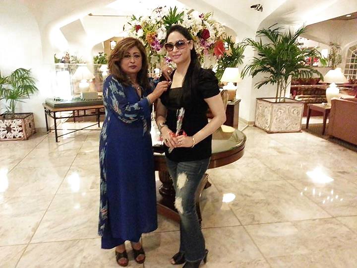 パキの歌手と女優のハミラ・アルシャドのラブラブな淫乱女
 #23142425