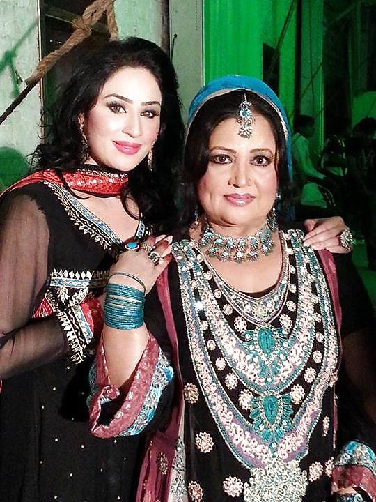Paki cantante e attrice hamira arshad lovey slut
 #23142453