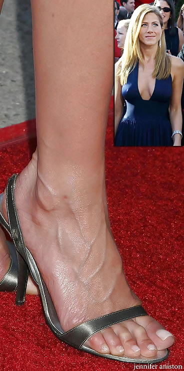 Jennifer aniston piedi e gambe
 #34352321