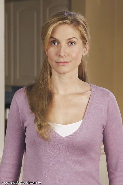 Elizabeth Mitchell #40451136