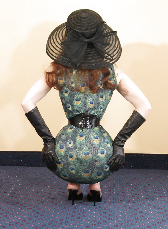 Ce que j'aime cosa mi piace: cappello, tacchi e corsetto
 #39258863