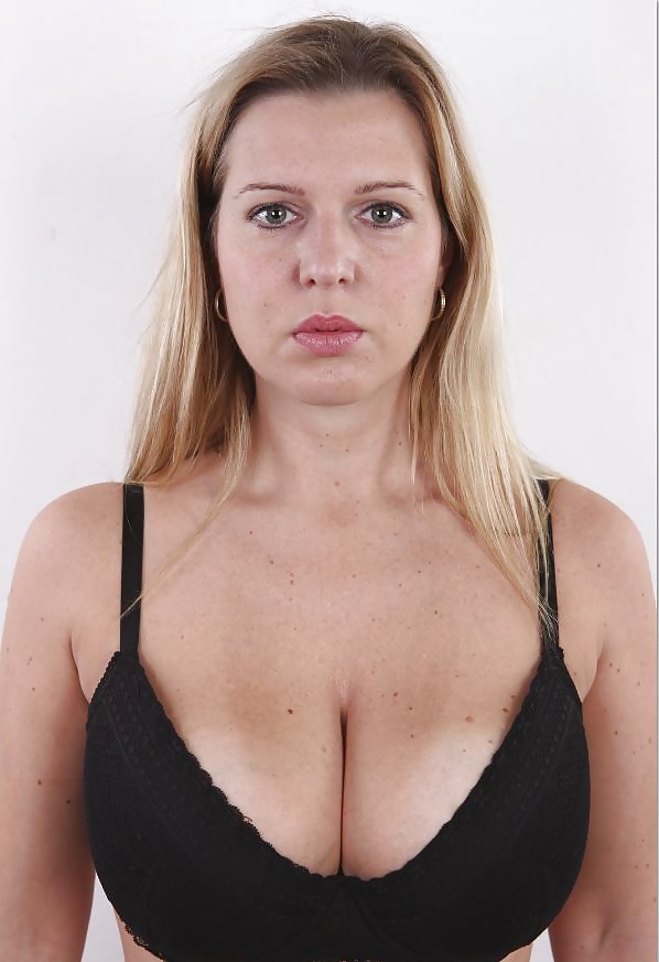 Joven con tetas gruesas 6
 #31191184