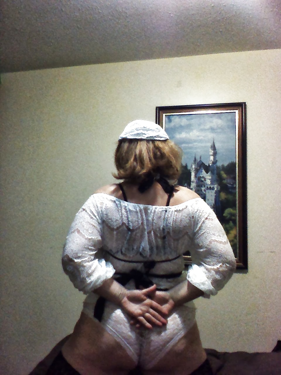 Lazy Maid #28141023