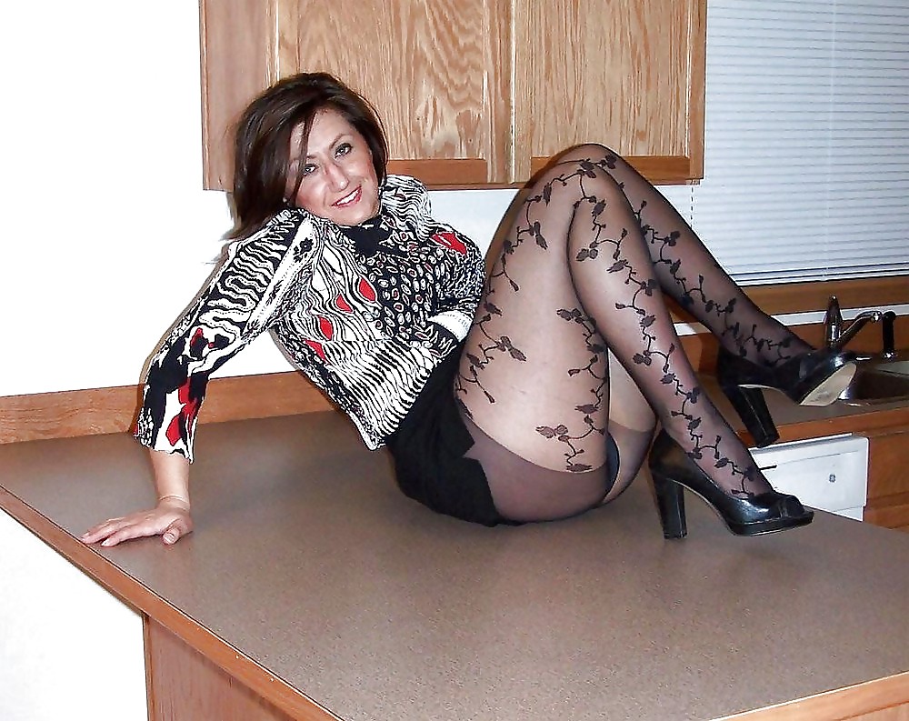 She's Soo Sexy In Pantyhose!! #24839293