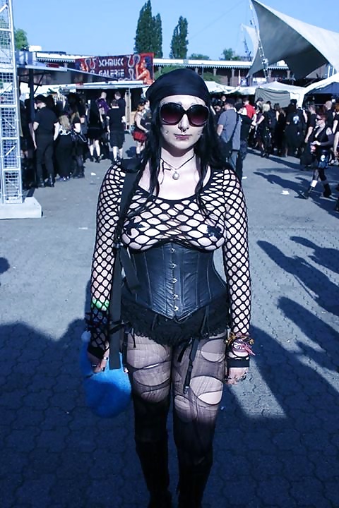 Goth babes and other hot stuff