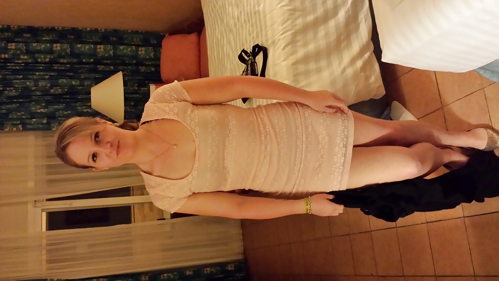 Mi esposa sexy en el hotel. antes de su cita para follar.
 #26540419