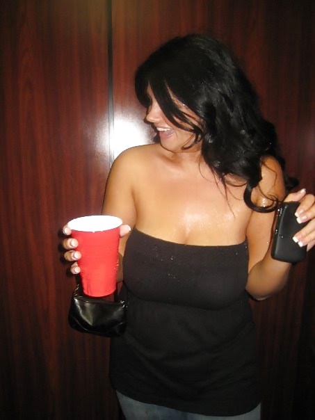 Puta amateur tetona andrea
 #36379707